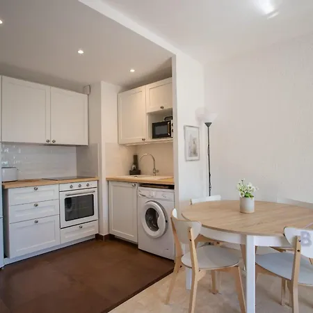 Bright Pied-a-terre Wilsonantibes * 昂蒂布