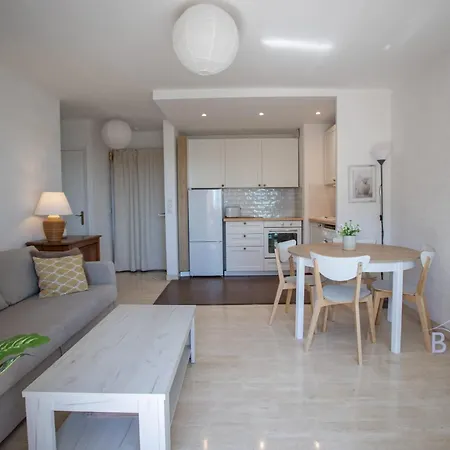 Bright Pied-a-terre Wilsonantibes 公寓